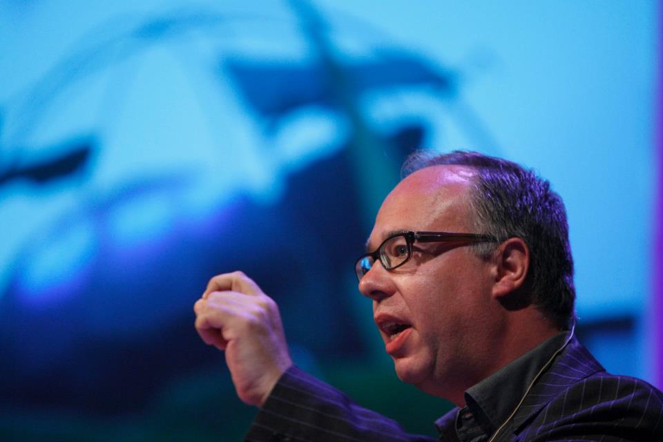 Charles Esche kurator for Sao Paolo-biennalen - Kunstkritikk